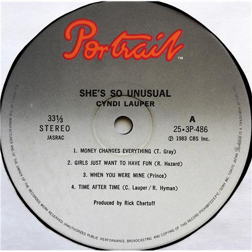 Картинка  Виниловые пластинки  Cyndi Lauper – She's So Unusual / 25.3P-486 в  Vinyl Play магазин LP и CD   07582 4 