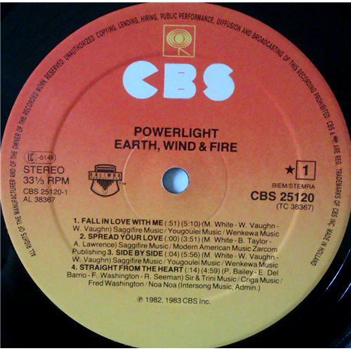 Картинка  Виниловые пластинки  Earth, Wind & Fire – Powerlight / CBS 25120 в  Vinyl Play магазин LP и CD   04344 4 