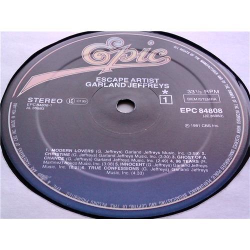 Картинка  Виниловые пластинки  Garland Jeffreys – Escape Artist / EPC 84808 в  Vinyl Play магазин LP и CD   06534 4 
