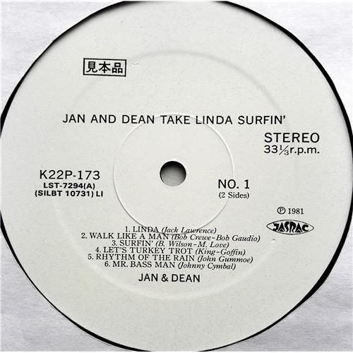 Картинка  Виниловые пластинки  Jan & Dean – Jan & Dean Take Linda Surfin' / K22P-173 в  Vinyl Play магазин LP и CD   07476 4 