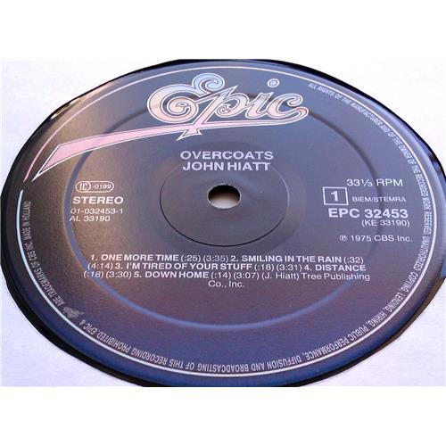 Картинка  Виниловые пластинки  John Hiatt – Overcoats / EPC 32453 в  Vinyl Play магазин LP и CD   07001 2 