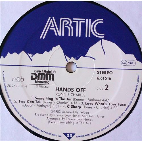 Картинка  Виниловые пластинки  Ronnie Charles – Hands Off / 6.61516 в  Vinyl Play магазин LP и CD   06983 3 