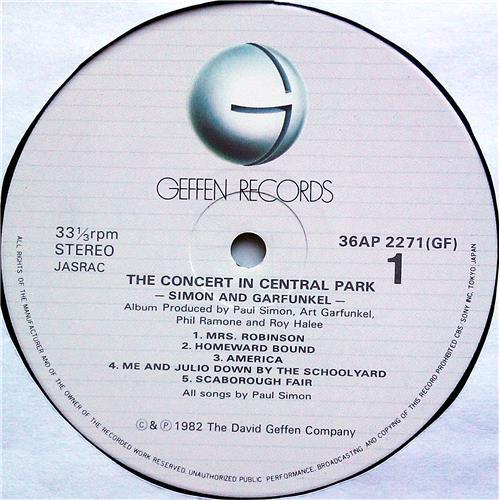 Картинка  Виниловые пластинки  Simon & Garfunkel – The Concert In Central Park / 36AP 2271~2 в  Vinyl Play магазин LP и CD   07420 8 