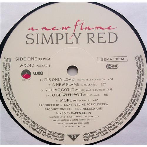 Картинка  Виниловые пластинки  Simply Red – A New Flame / WX 242 в  Vinyl Play магазин LP и CD   06206 4 