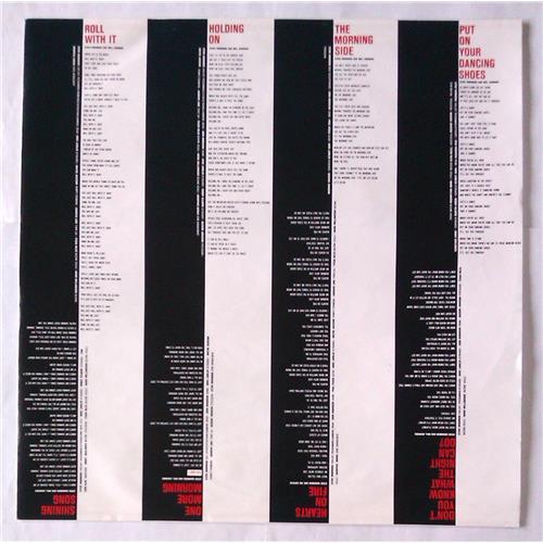 Картинка  Виниловые пластинки  Steve Winwood – Roll With It / 209 165-630 в  Vinyl Play магазин LP и CD   05927 2 