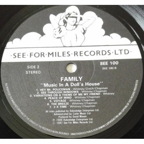 Картинка  Виниловые пластинки  Family – Music In A Doll's House / SEE 100 в  Vinyl Play магазин LP и CD   10332 1 