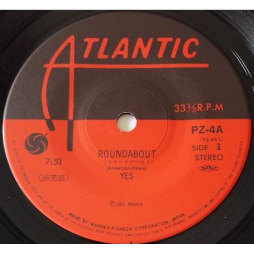  Vinyl records  Yes – Classic Yes / P-6482A picture in  Vinyl Play магазин LP и CD  10379  3 